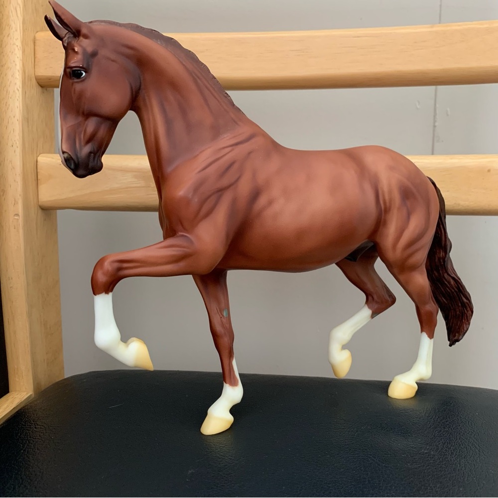 Breyer Horse Famous Olympic Horse -Mistral Hojris Aug 1480 Chestnut